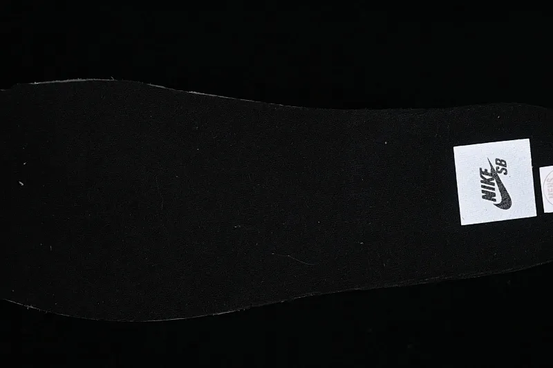 All Categories Nk SB Dunk Series Nk SB Dunk Low Low-top sneakers Nk SB Dunk Low "Black Gum" Raw rubber black and white SB low-top casual sneakers CD2563-006